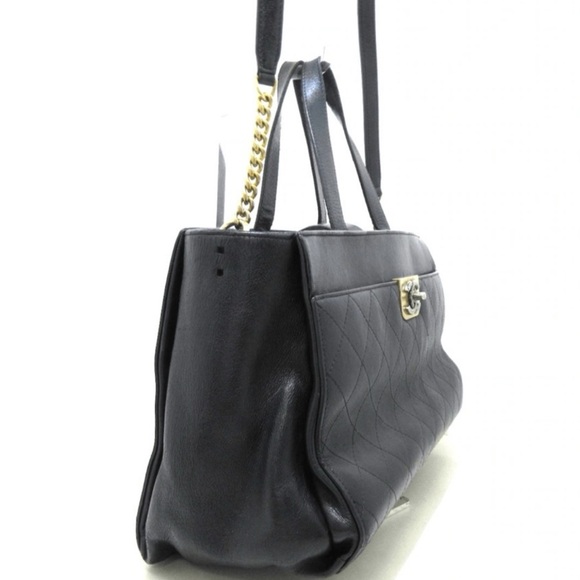 CHANEL Italy Leather Executive Tote Bag - Picture 4 of 16